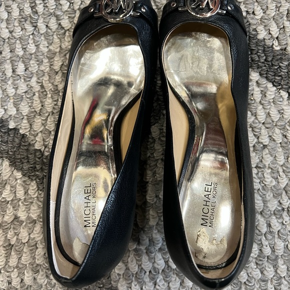 Michael Kors leather heel work shoes size 9 - Picture 2 of 7
